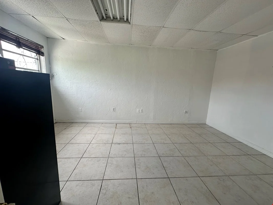 5981 Funston St — Lease in Hollywood, FL, photo 4 of 7
