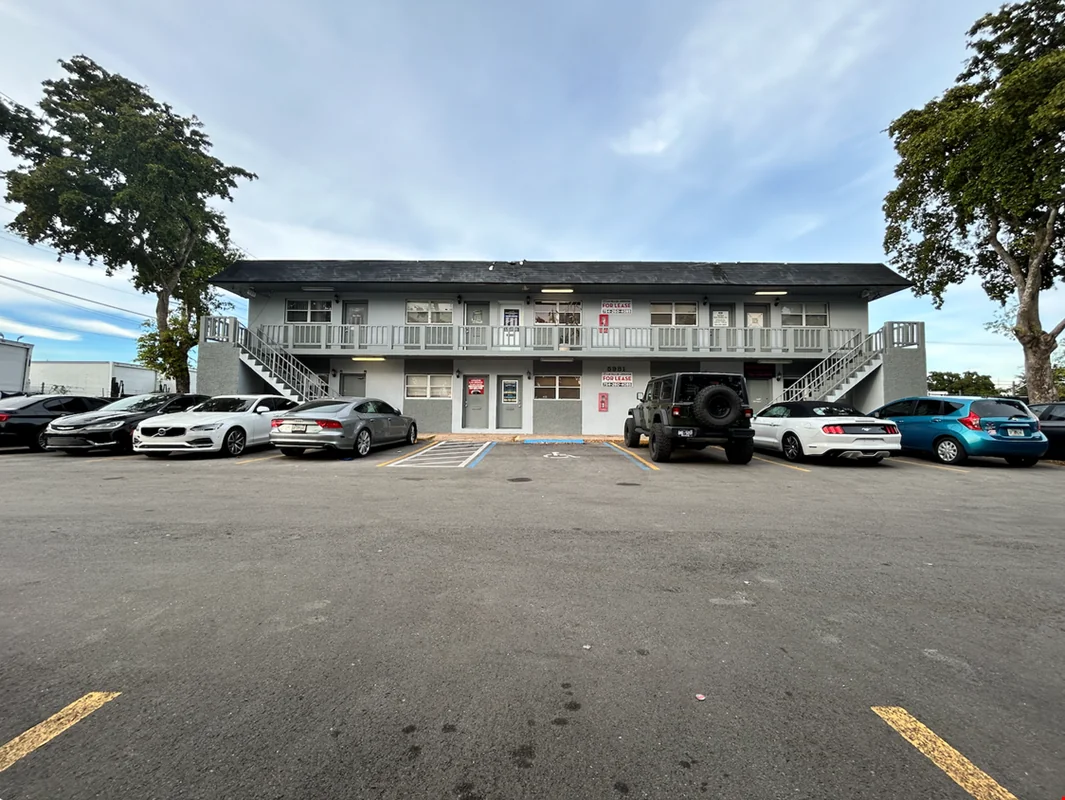5981 Funston St — Lease in Hollywood, FL, photo 5 of 7