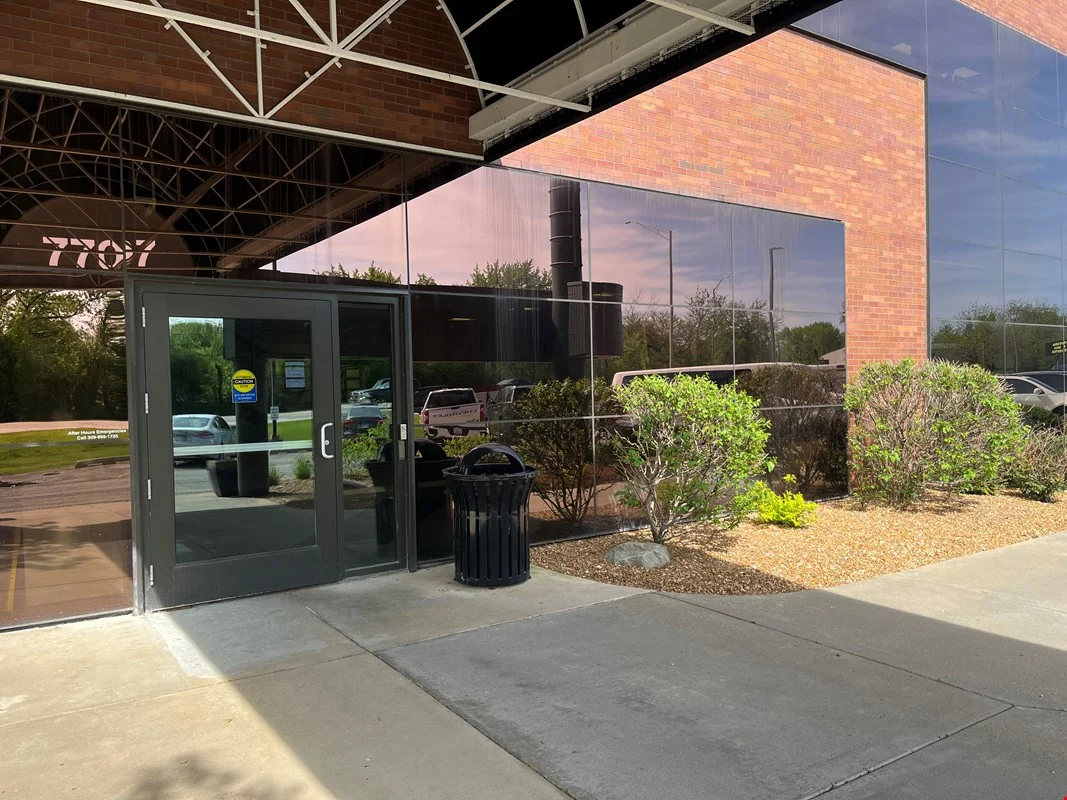 7707 N Knoxville Avenue — Lease in Peoria, IL, photo 3 of 8