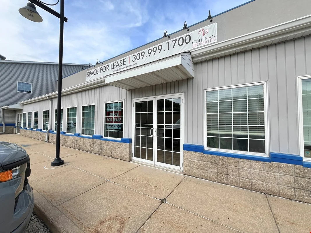 Eastport Marina Plaza - 2400-2519 N Main Street — Lease in East Peoria, IL, photo 2 of 8