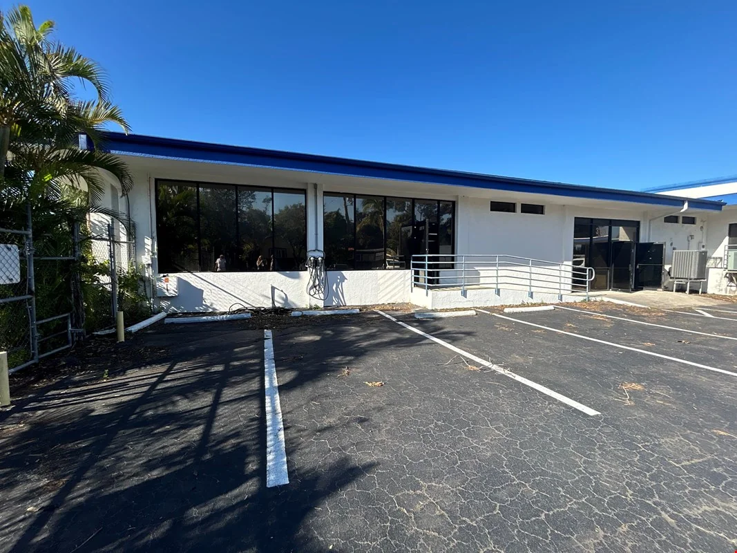 Great Live/Work Opportunity in Downtown Fort Myers — Lease in Fort Myers, FL, photo 7 of 8
