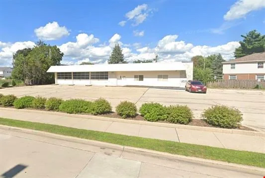 Standalone Building for Lease — Lease in Madison, WI, photo 2 of 2