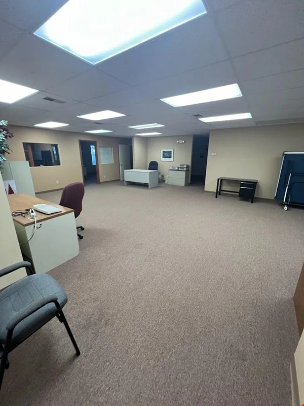 7445 University — Lease in Clive, IA, photo 8 of 8