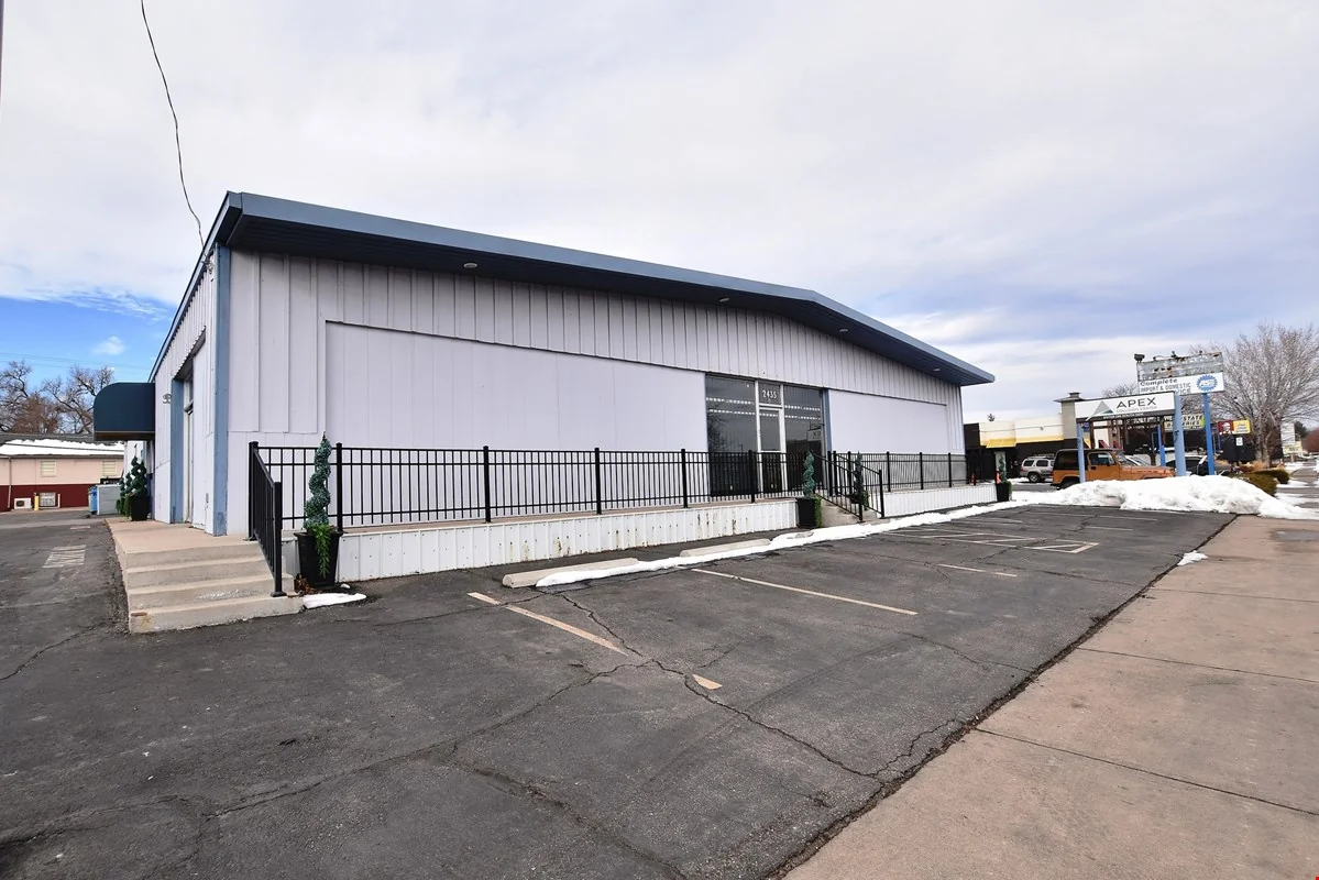 Retail / Office 8th Avenue — Lease in Greeley, CO, photo 3 of 8
