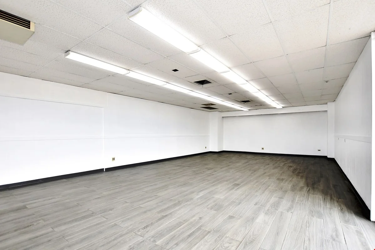 Retail / Office 8th Avenue — Lease in Greeley, CO, photo 7 of 8