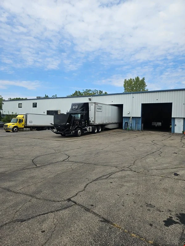 Office / Flex / Warehouse Building for Lease — Lease in Madison, WI, photo 5 of 8
