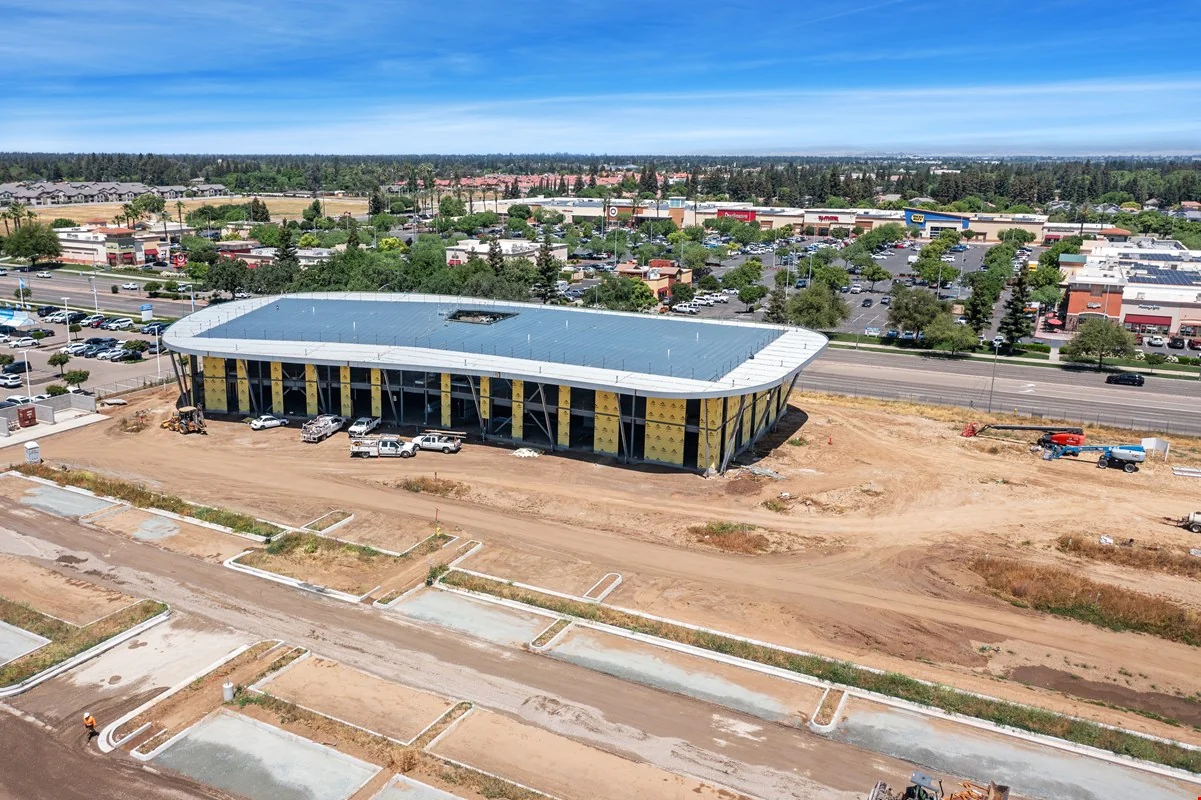 Herndon Pinnacle Office Complex — Lease in Clovis, CA, photo 1 of 8