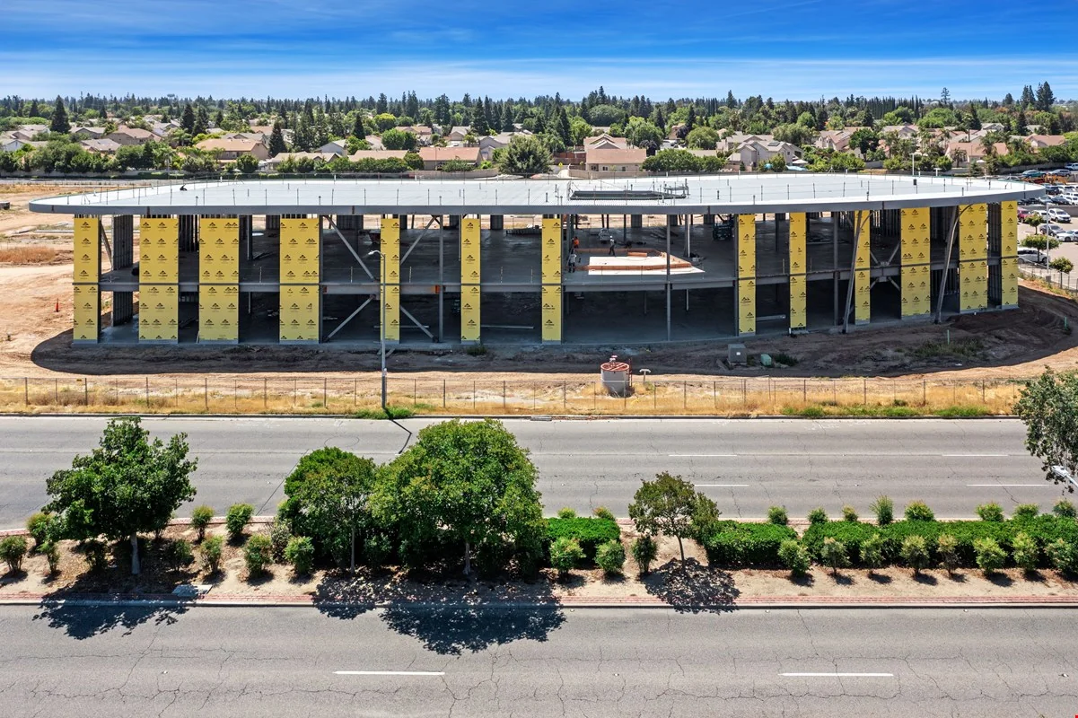 Herndon Pinnacle Office Complex — Lease in Clovis, CA, photo 3 of 8