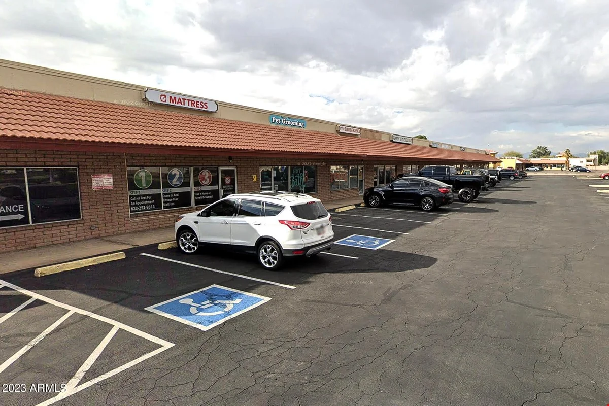 9501 W Peoria Ave Lease