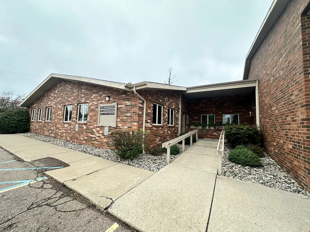Professional Office Suite on West Saginaw near… — Lease in Lansing, MI, photo 2 of 8
