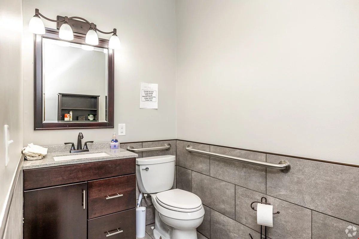 3709 N Harrison Street — Lease in Davenport, IA, photo 5 of 8