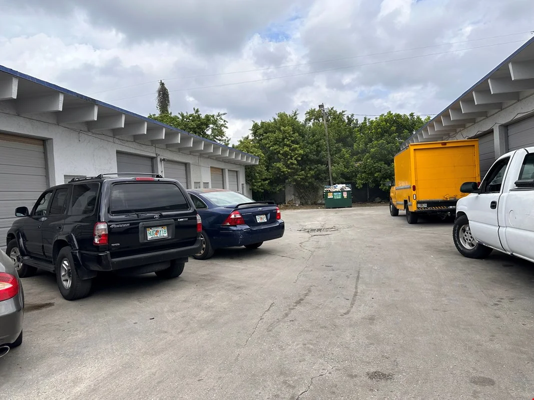 5801-5807 Dawson St. — Lease in Hollywood, FL, photo 3 of 4