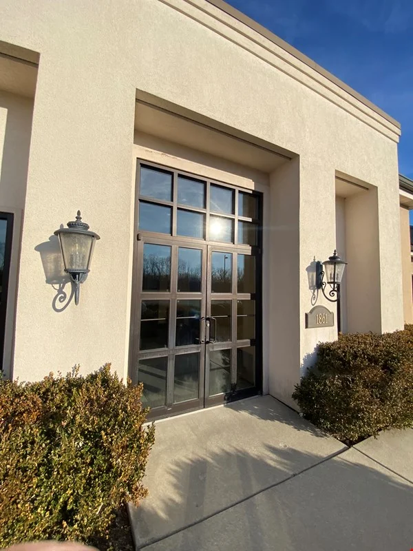 2 Professional Office Spaces For Lease — Lease in Valparaiso, IN, photo 2 of 8