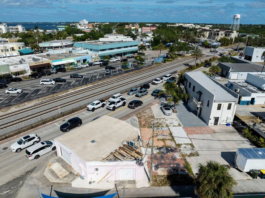 DOWNTOWN STUART OPPORTUNITY — Lease in Stuart, FL, photo 4 of 8