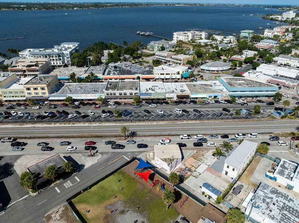 DOWNTOWN STUART OPPORTUNITY — Lease in Stuart, FL, photo 8 of 8