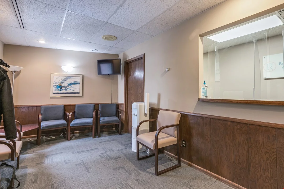 White Bear Professional Building — Lease in Maplewood, MN, photo 3 of 8