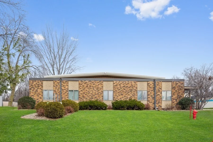 725 Spiral Blvd — Lease in Hastings, MN, photo 2 of 8