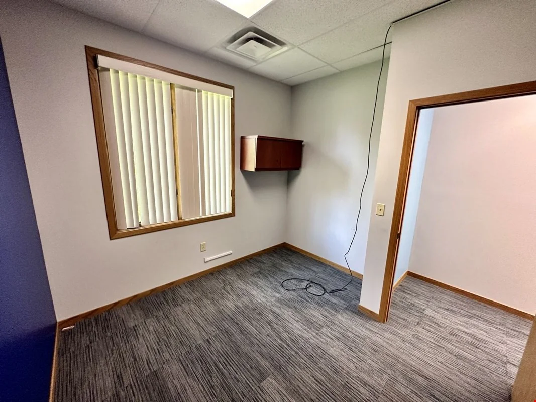 Lake Lansing Road Professional Office Space — Lease in East Lansing, MI, photo 5 of 8