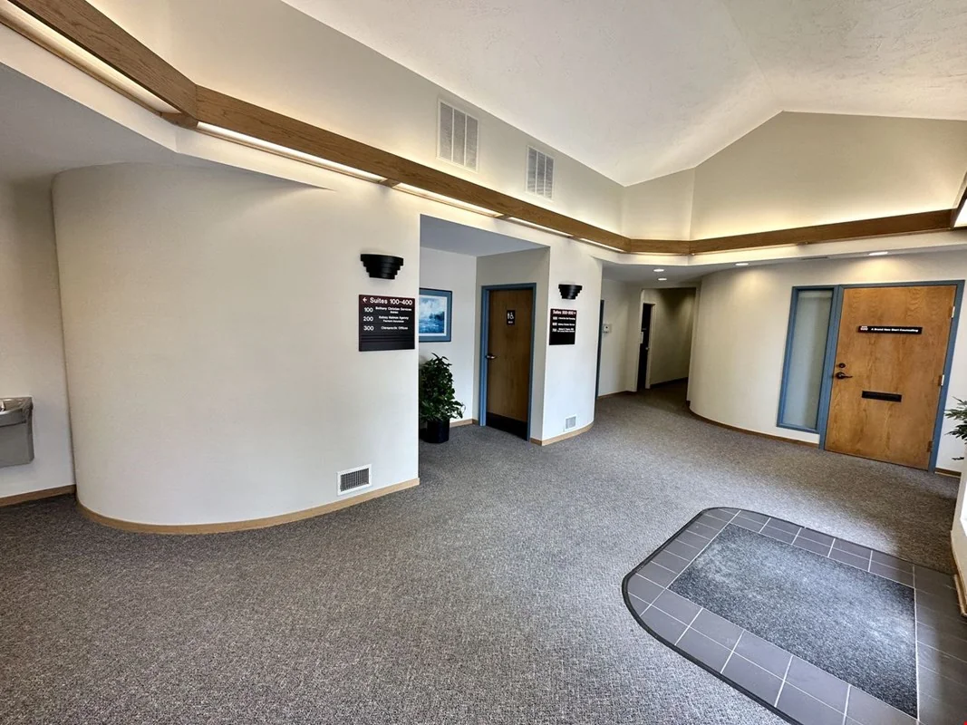 Lake Lansing Road Professional Office Space — Lease in East Lansing, MI, photo 6 of 8
