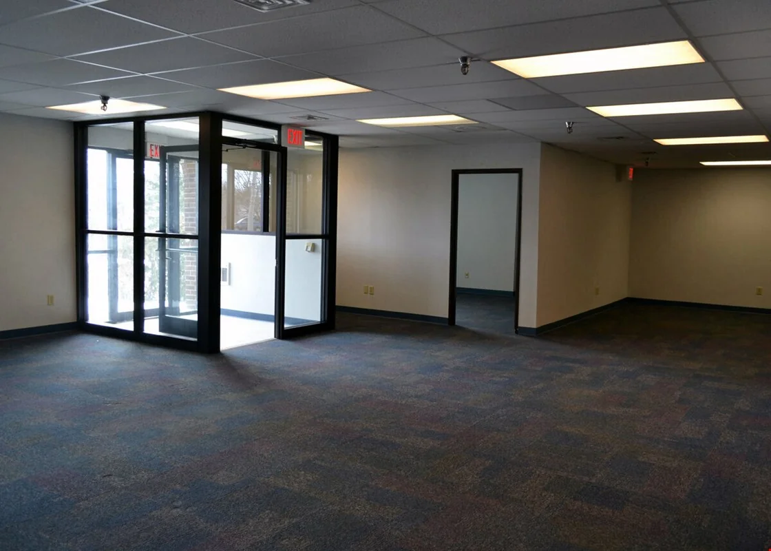 Holiday Office Park — Lease in Lansing, MI, photo 7 of 8