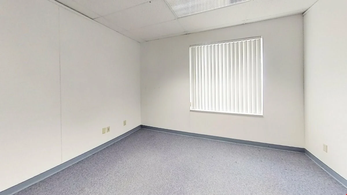 I-96 Business Corridor Office Space — Lease in Lansing, MI, photo 4 of 8