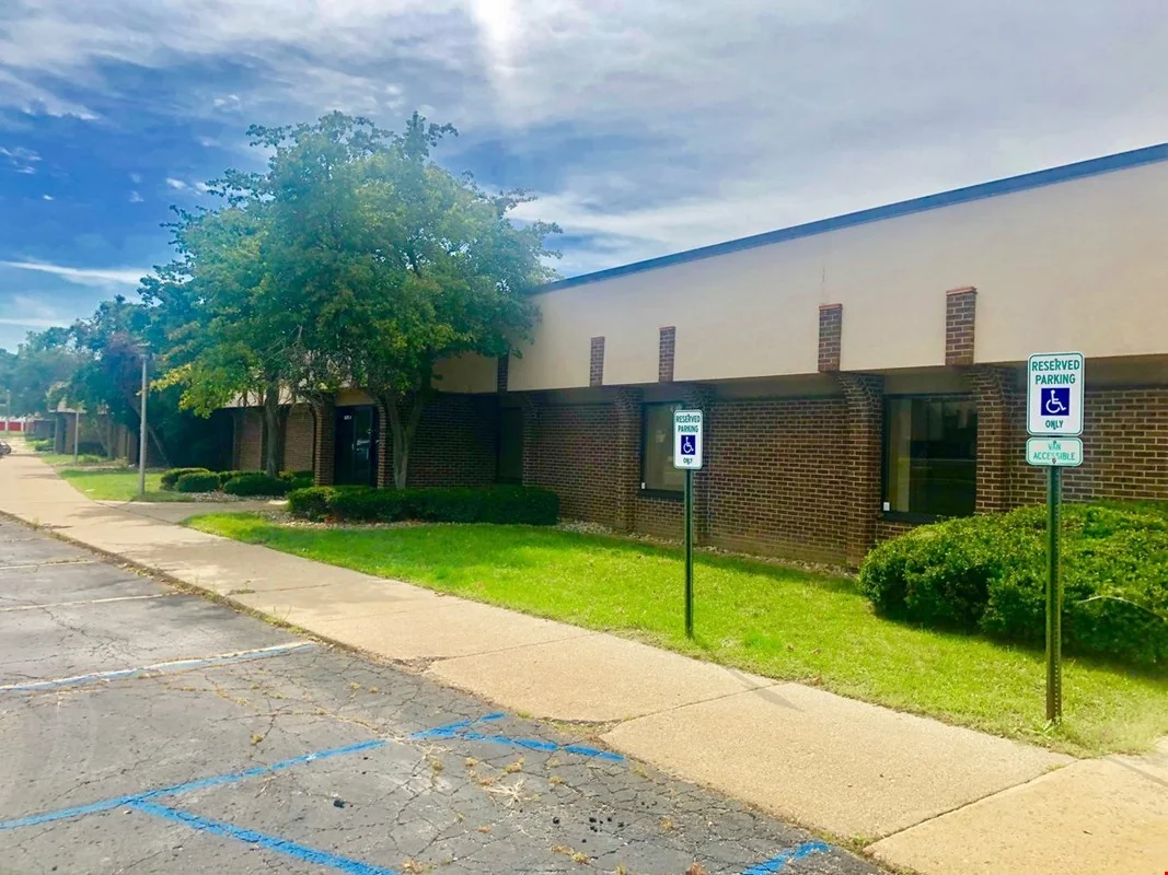 I-96 Business Corridor Office Space — Lease in Lansing, MI, photo 6 of 8
