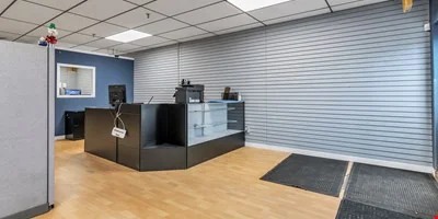 Two-level Commercial Condominium for Sale in Dracut, MA — Sale in Dracut, MA, photo 3 of 8