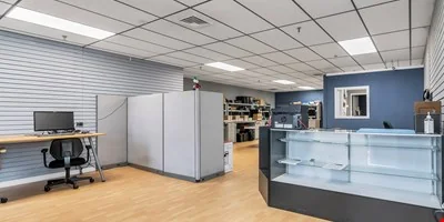 Two-level Commercial Condominium for Sale in Dracut, MA — Sale in Dracut, MA, photo 4 of 8