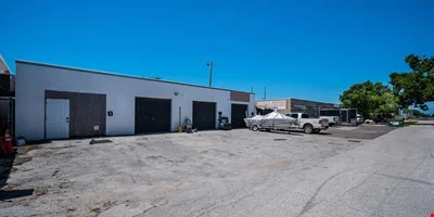 Industrial/ Automotive Investment Opportunity in… — Sale in Pinellas Park, FL, photo 2 of 8