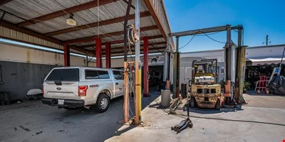 Industrial/ Automotive Investment Opportunity in… — Sale in Pinellas Park, FL, photo 4 of 8