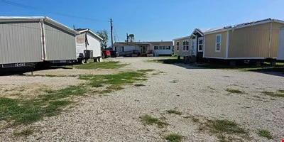 3733 N Alexander — Sale in Baytown, TX, photo 4 of 8