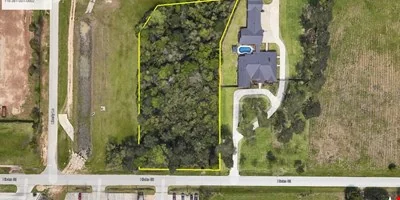 1550 Hicks — Sale in Tomball, TX, photo 1 of 8