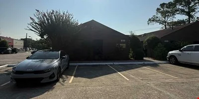 610-624 W Main — Sale in League City, TX, photo 1 of 2