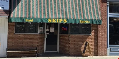 Skip's Comeback Inn — Sale in Flushing, MI, photo 1 of 8