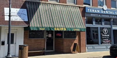 Skip's Comeback Inn — Sale in Flushing, MI, photo 2 of 8