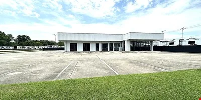 Auto Dealership Facility For Sale — Sale in Baton Rouge, LA, photo 2 of 8