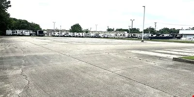 Auto Dealership Facility For Sale — Sale in Baton Rouge, LA, photo 4 of 8