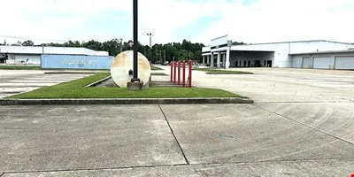 Auto Dealership Facility For Sale — Sale in Baton Rouge, LA, photo 3 of 8