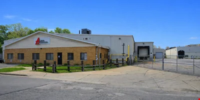 1801 Bassett Ave — Sale in Lansing, MI, photo 2 of 5