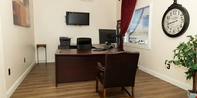 2,070 SF Office in Prime Houma Location — Sale in Houma, LA, photo 5 of 8