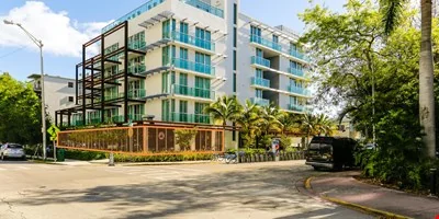 Prime Retail Investment Opportunity – Miami Beach | $5,000,000
