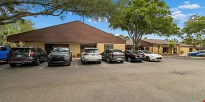 611 Druid Rd E — Sale in Clearwater, FL, photo 3 of 8