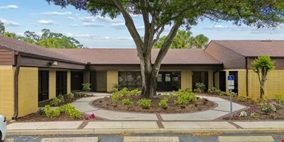 611 Druid Rd E — Sale in Clearwater, FL, photo 4 of 8