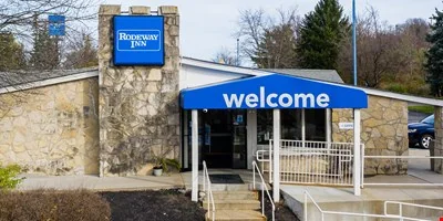 Rodeway Inn Washington — Sale in Washington, PA, photo 2 of 8