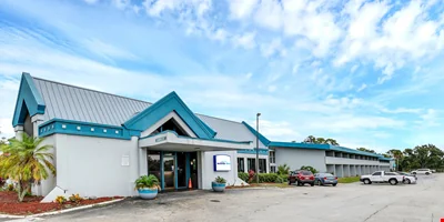 Soho Inn International Speedway/I-95/Daytona Beach — Sale in Daytona Beach, FL, photo 2 of 8
