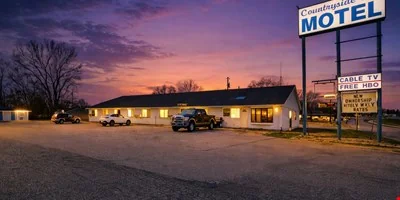 2102 East Main Street, Albert Lea, Minnesota 56007 — Sale in Albert Lea, MN, photo 1 of 8