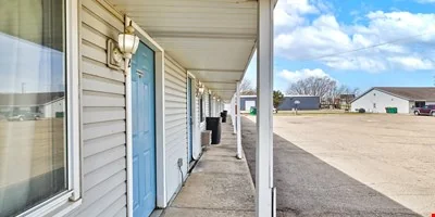 2102 East Main Street, Albert Lea, Minnesota 56007 — Sale in Albert Lea, MN, photo 4 of 8