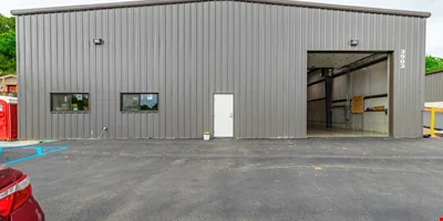 Fully Leased Industrial Building For Sale in… — Sale in Chattanooga, TN, photo 1 of 8