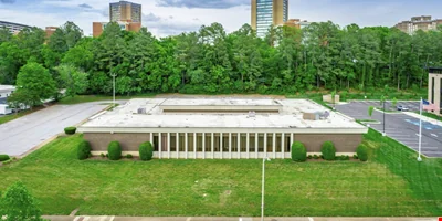 20,400 SF Office Building | Riverfront Parkway in… — Sale in Chattanooga, TN, photo 2 of 8