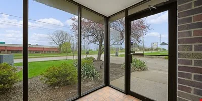 4130 44th st SE Kentwood, MI — Sale in Kentwood, MI, photo 3 of 8